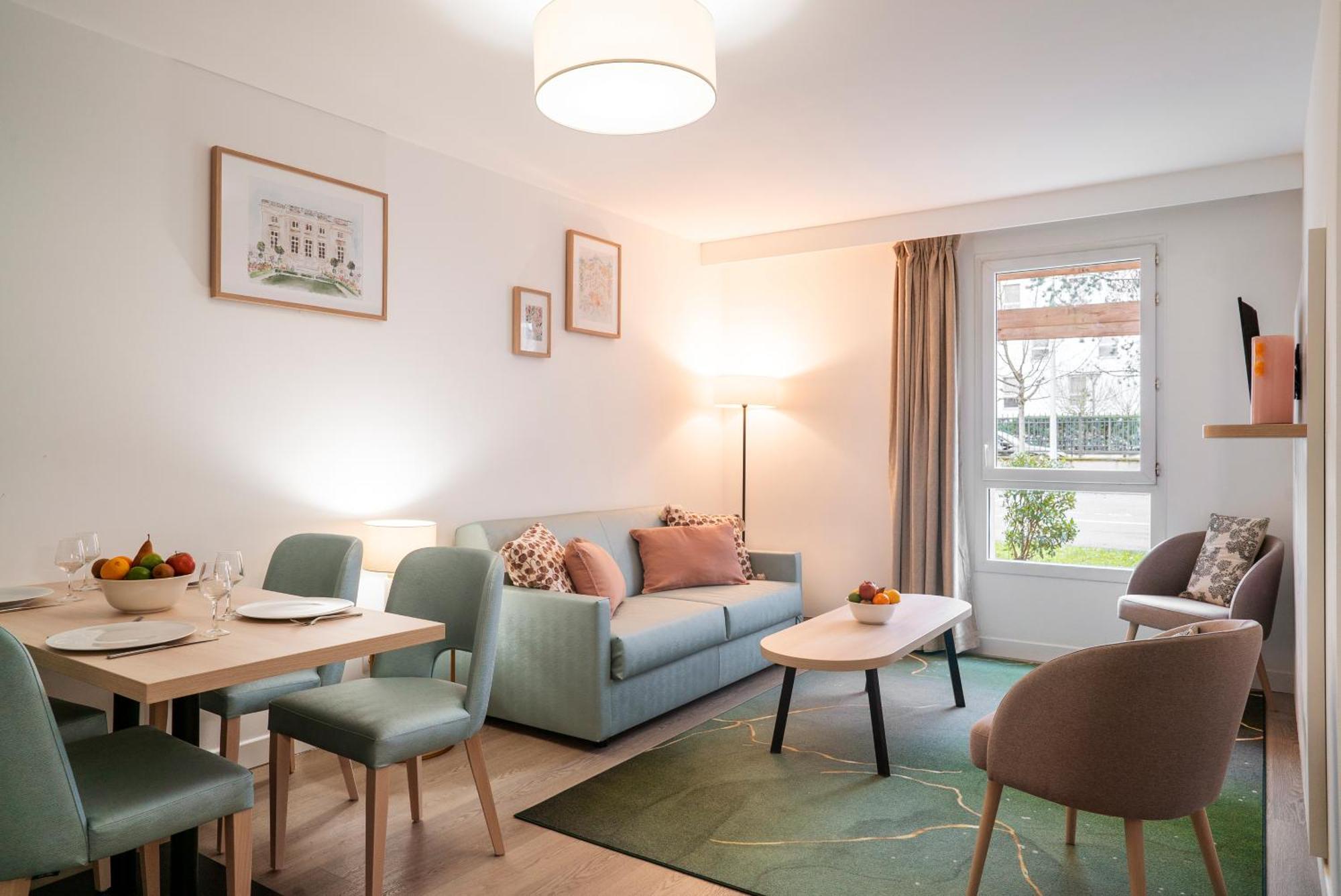 Aparthotel Residhome Paris-guyancourt 3*