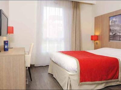 Residhome Paris-guyancourt 3*